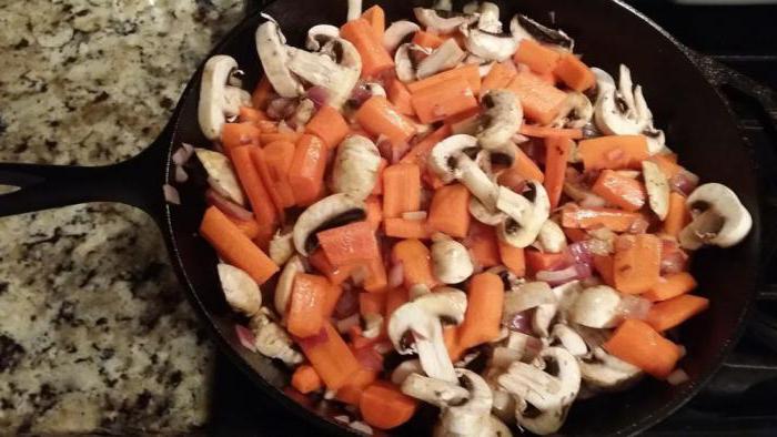 Pollo guisado con cebolla y zanahoria: recetas de cocina