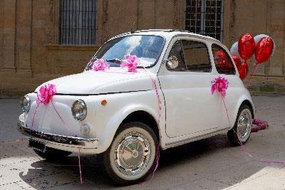 Cómo decorar un automóvil para una boda con tus propias manos: consejos útiles